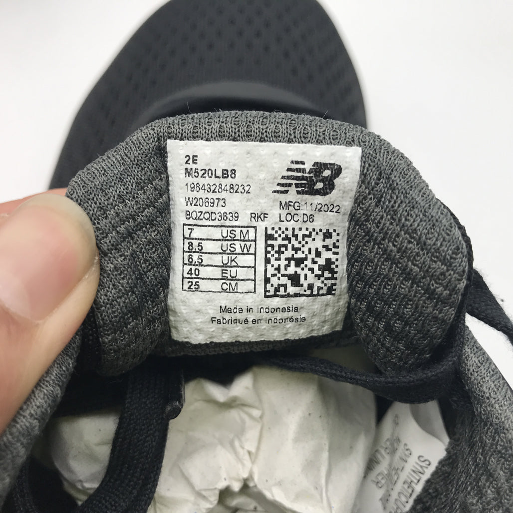 New Balance 520 V8 Recycled Rubber Running Shoes Black Mens Size WIDE US 7 NEW