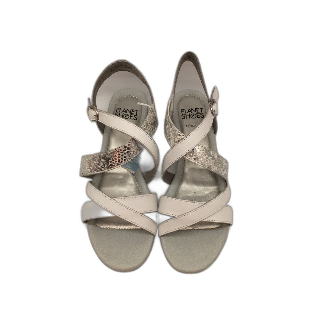 Planet Shoes Filly White & Silver Buckle Up Leather Sandals Ladies EUR 41 NEW