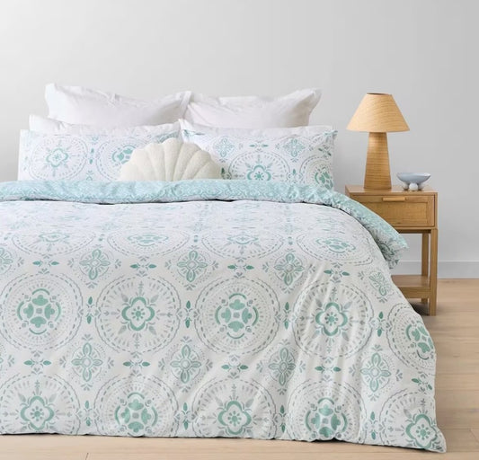 Easy Care Capri Blue White Reversible Cotton Rich Quilt Cover Set QUEEN NEW