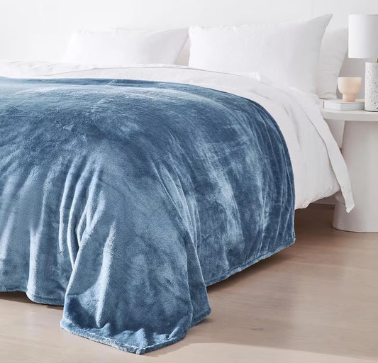 Super Soft Easy Care Blue Machine Washable Plush Ribbed Blanket SINGLE Size NEW