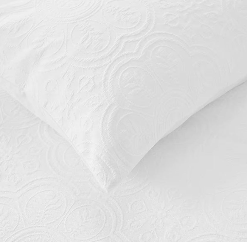 Easy Care Aura White Jacquard Percale 100% Cotton Quilt Cover Set QUEEN NEW