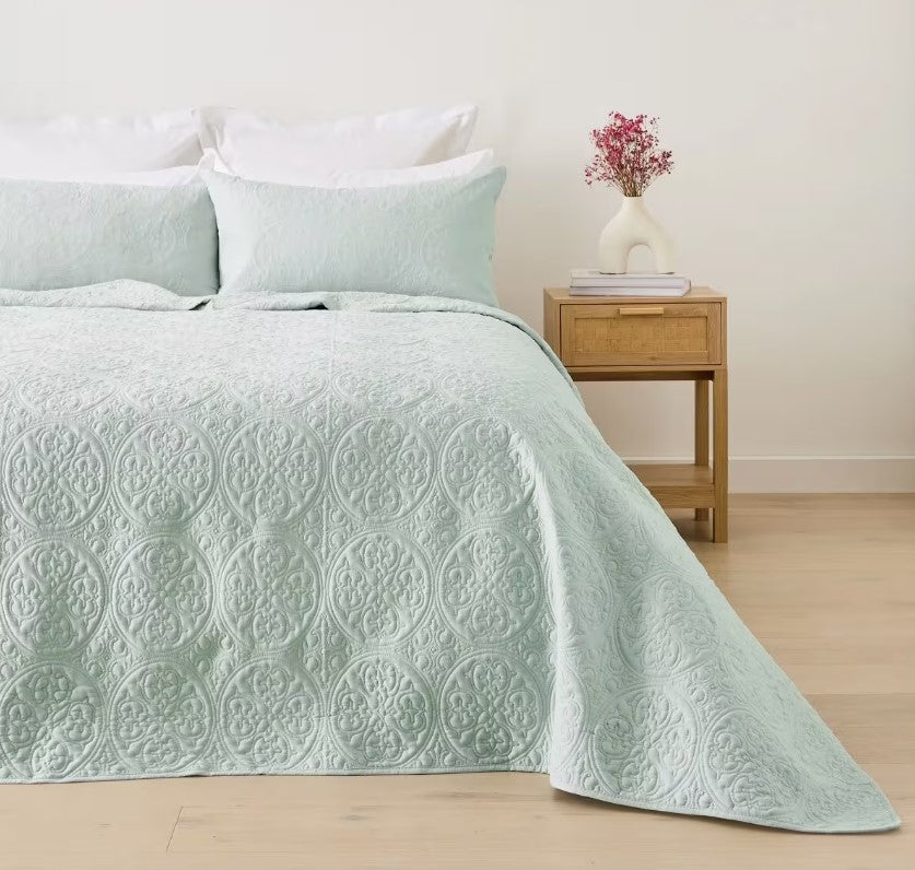 Easy Care Seafoam Green Aria Quilted Design Coverlet Set QUEEN/KING Bed NEW