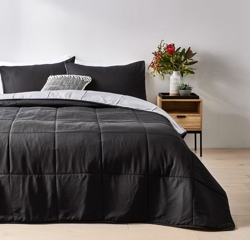 Easy Care Machine Wash Black & Grey Reversible Comforter Set Bed QUEEN Size NEW