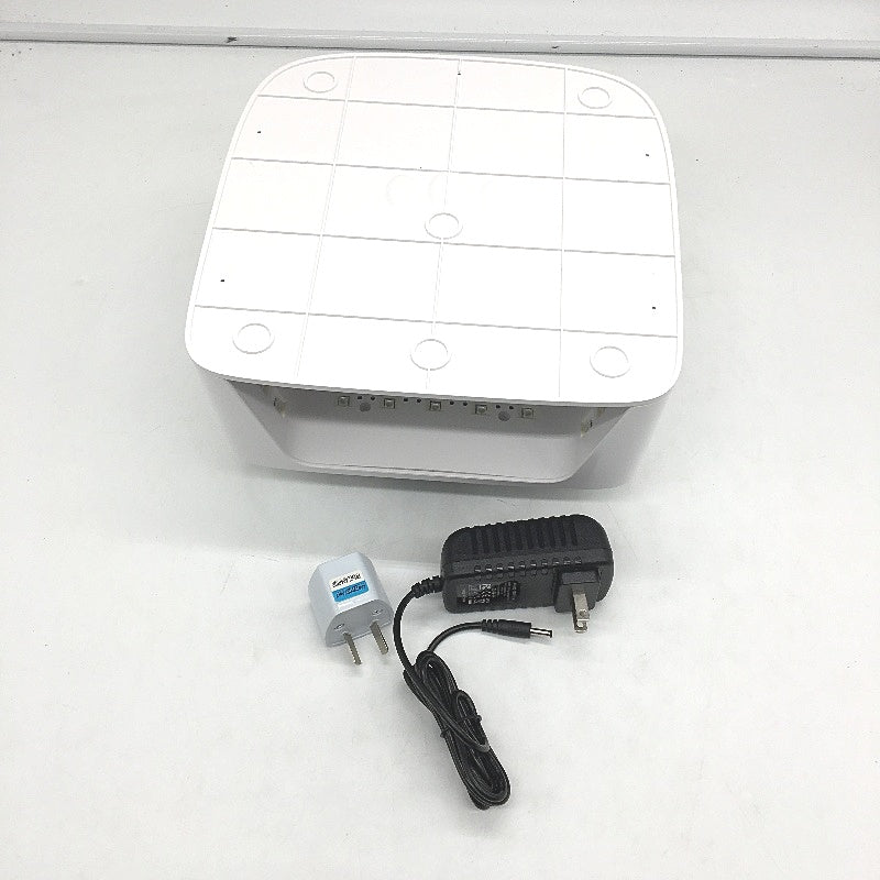 SNRQI Portable Intelligent Timed UV Nail Lamp with Hand Rest in White DEMO