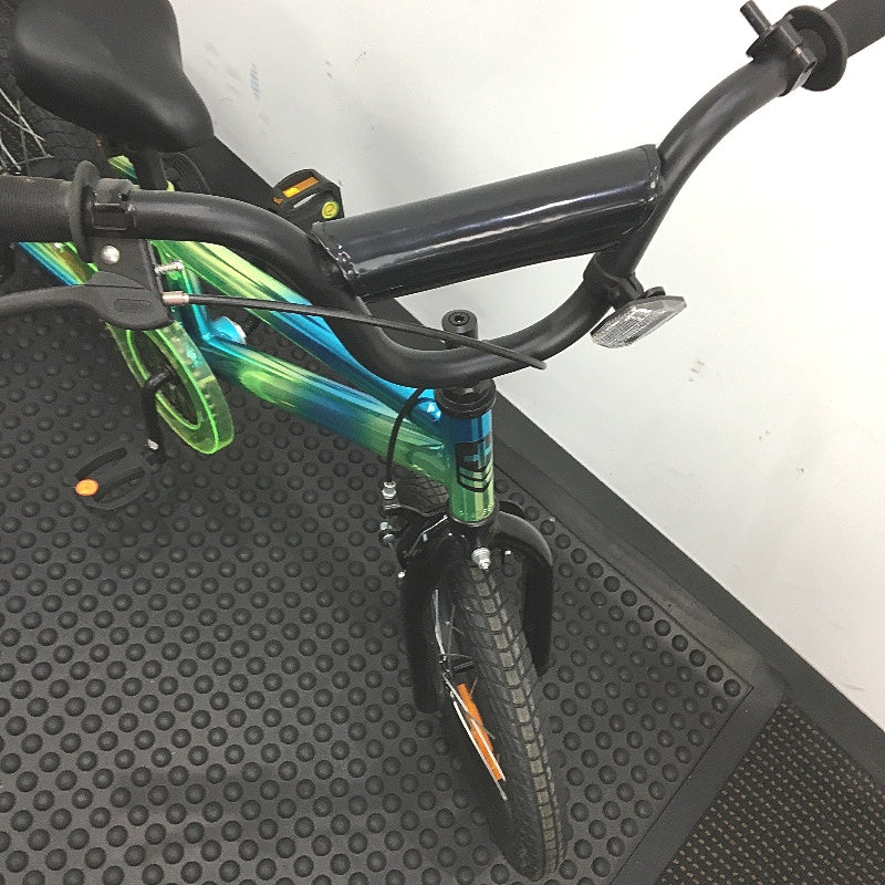 BMX Style 40cm Oil Slick Bike Chain Guard Removable Training Wheels Ages 4+ DEMO