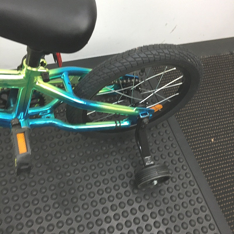 BMX Style 40cm Oil Slick Bike Chain Guard Removable Training Wheels Ages 4+ DEMO