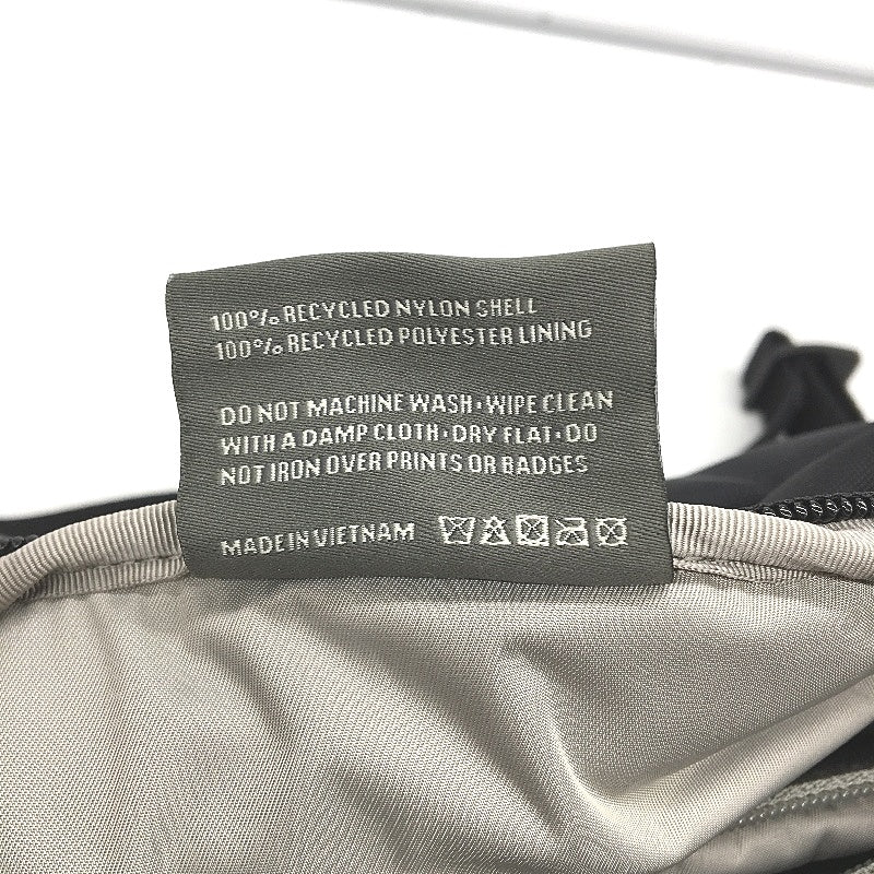 Urth Multifunctional Padded Crossbody Camera Sling Bag Water Resistant Black NEW