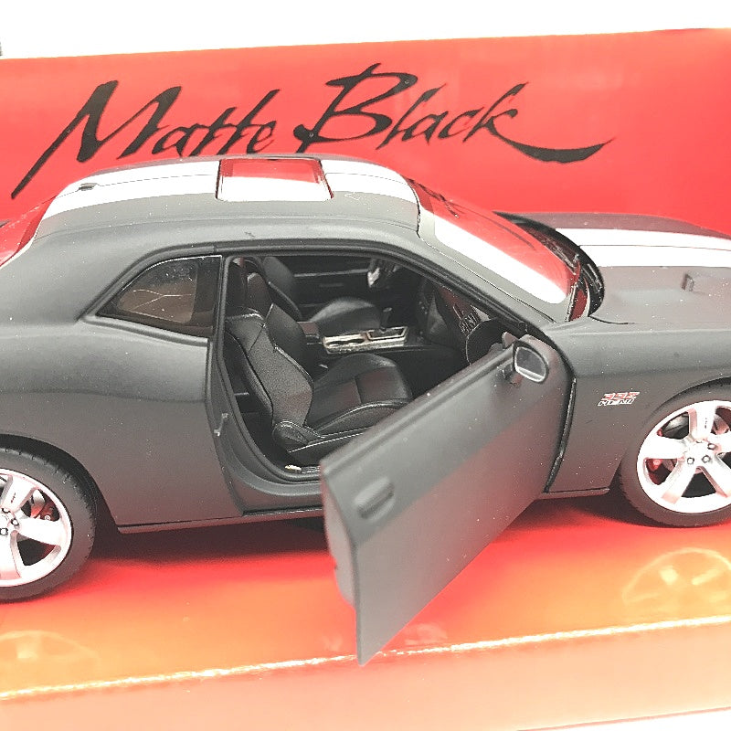 Welly Matte Black Collection 1:24 2013 Dodge Challenger SRT Diecast Model Car