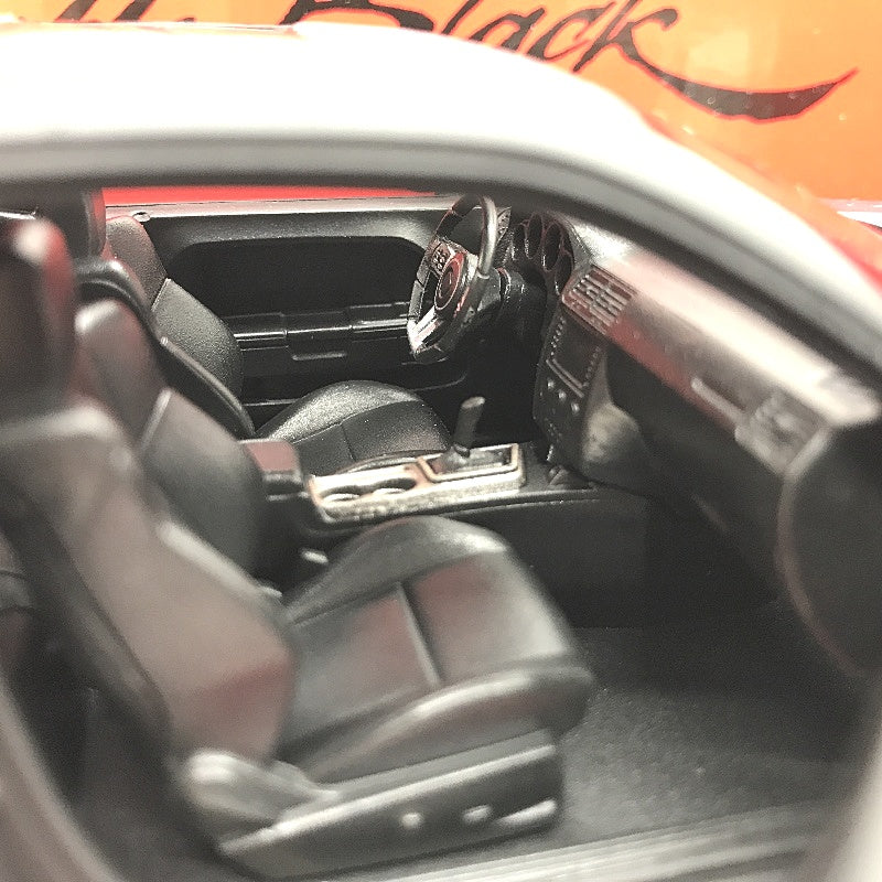 Welly Matte Black Collection 1:24 2013 Dodge Challenger SRT Diecast Model Car