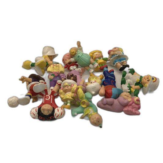 Mixed Collectable Figurine Cabbage Patch Kids & Strawberry Shortcake Characters