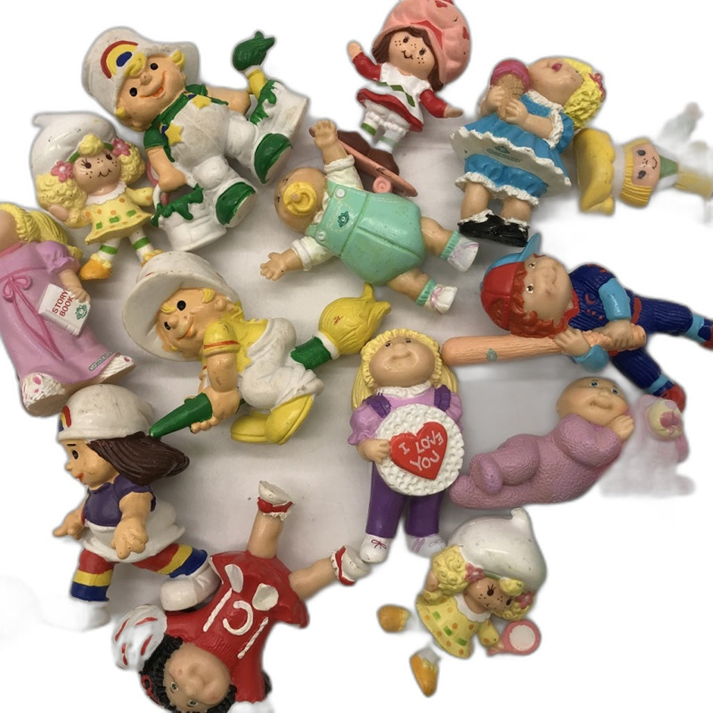 Mixed Collectable Figurine Cabbage Patch Kids & Strawberry Shortcake Characters