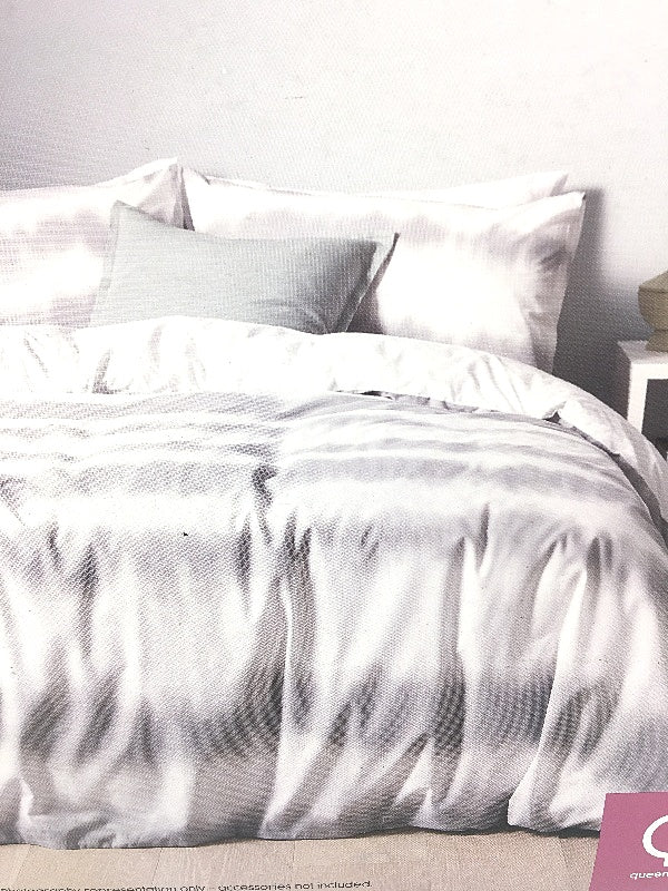 Target Home Leon 180TC White & Grey Faded Stripe Quilt Cover Set QUEEN White&Grey - Cotton Polyester Blend Durable Lightweight NEW