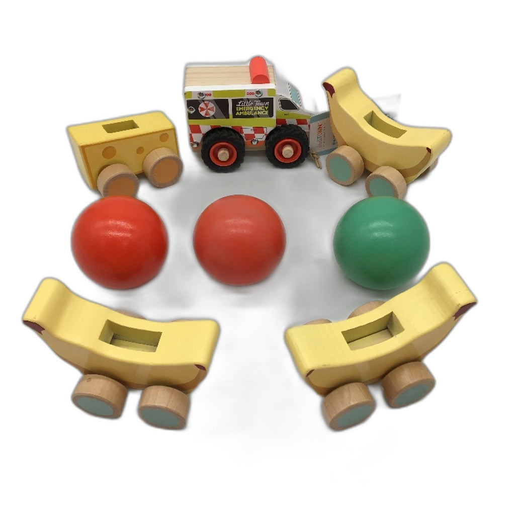 Little Town 8 Piece Wooden Mini Play Set With 5 Cars & 3 Balls