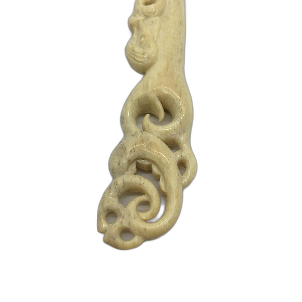 COLLECTABLE New Zealand Wellington Bone Like Carved Souvenir Art In Wooden Box