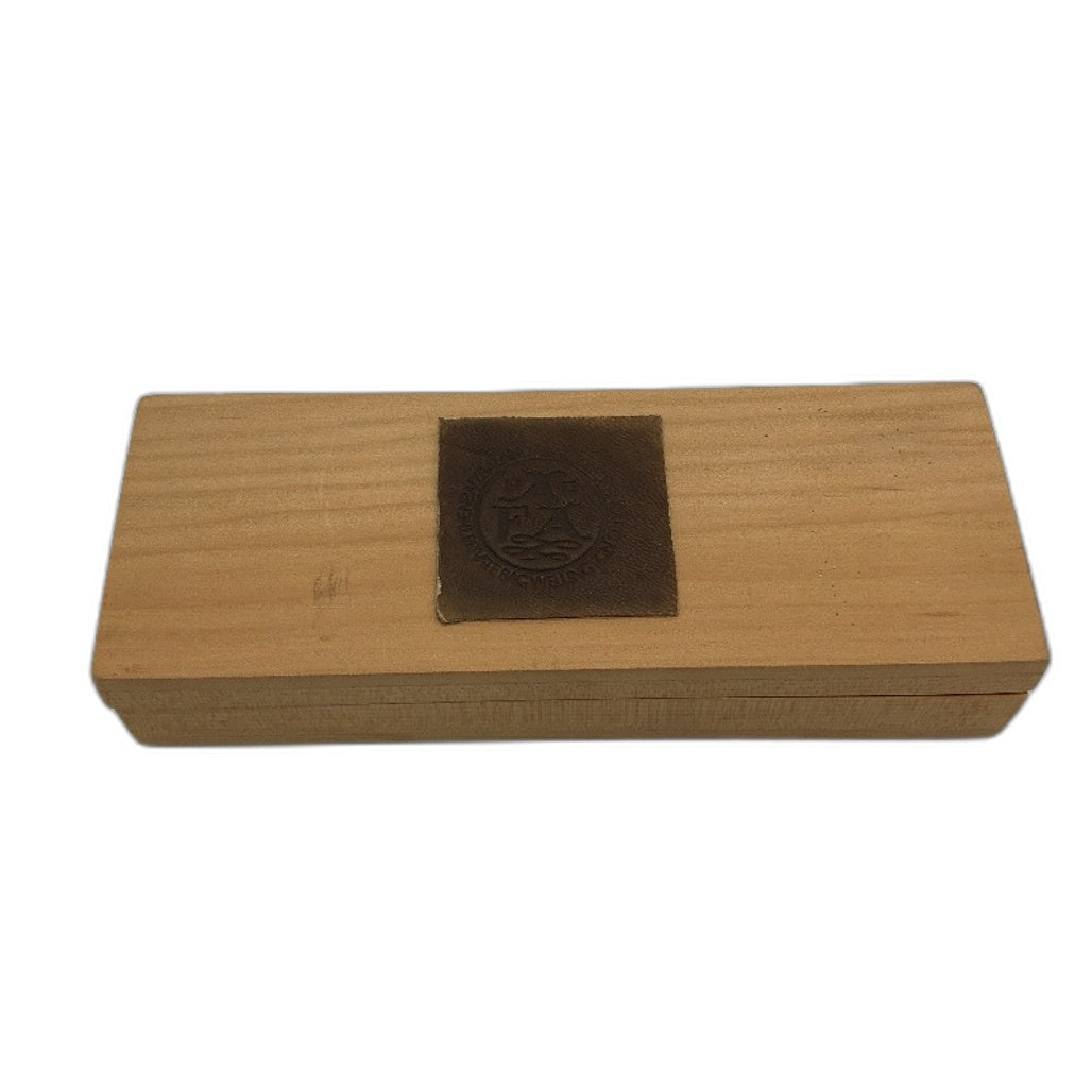 COLLECTABLE New Zealand Wellington Bone Like Carved Souvenir Art In Wooden Box