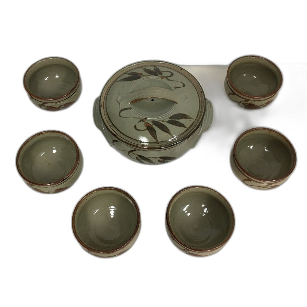 HANDCRAFTED Australian Pottery Gum Leaf Design Lidded Tureen & 6 Soup Bowls