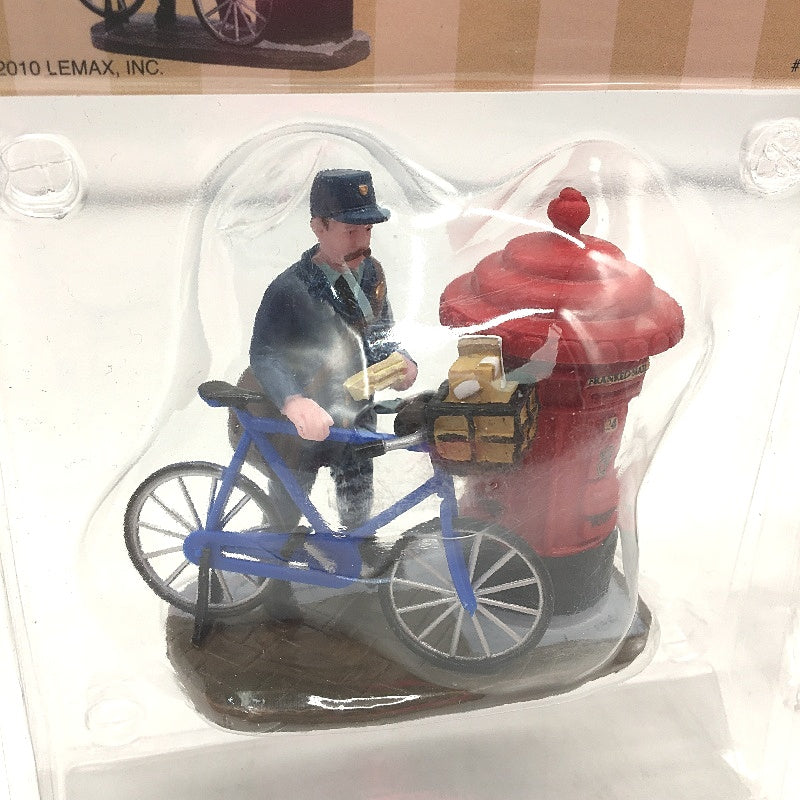 LEMAX Christmas Village Bundle #02753 The Postman & #34957 12 Wreaths Set NEW
