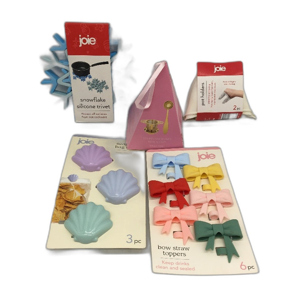 Cute 5PC Kitchen Bundle Trivet Oven Mitts Clips Straw Topper & Tea Infuser NEW