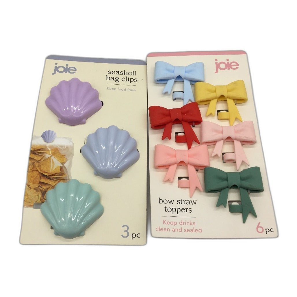 Cute 5PC Kitchen Bundle Trivet Oven Mitts Clips Straw Topper & Tea Infuser NEW