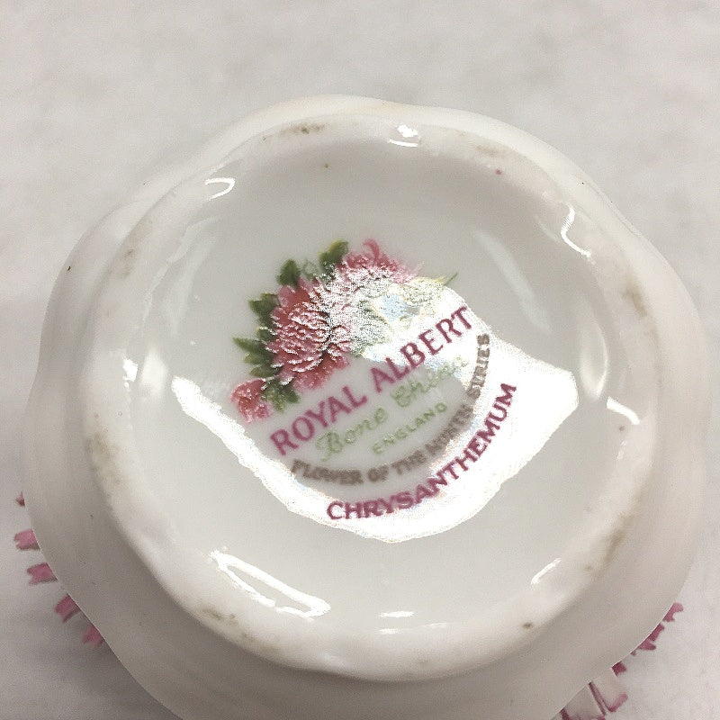 COLLECTABLE Royal Albert England Bone China Chrysanthemum Vase Figurine