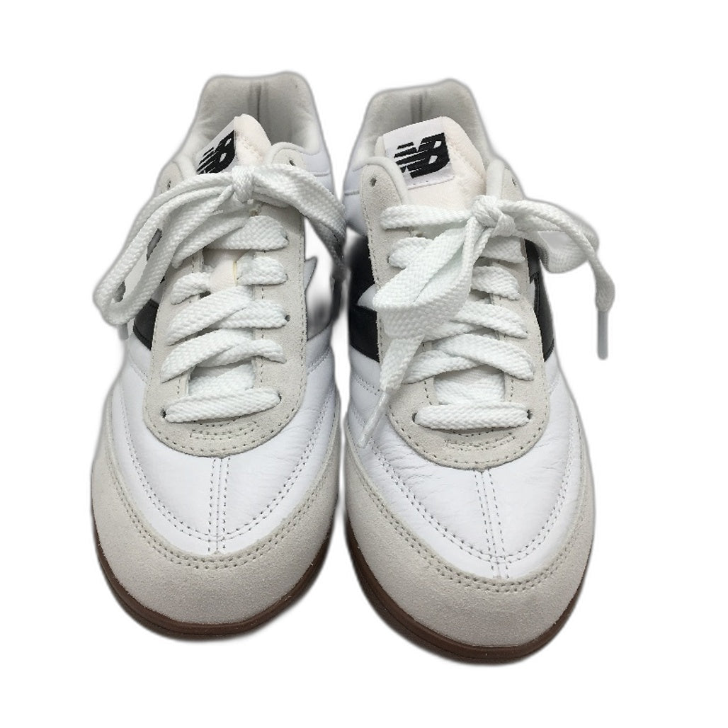 New Balance Lifestyle White With Black Logo Sneaker Shoes UNISEX Mens US 8 NEW