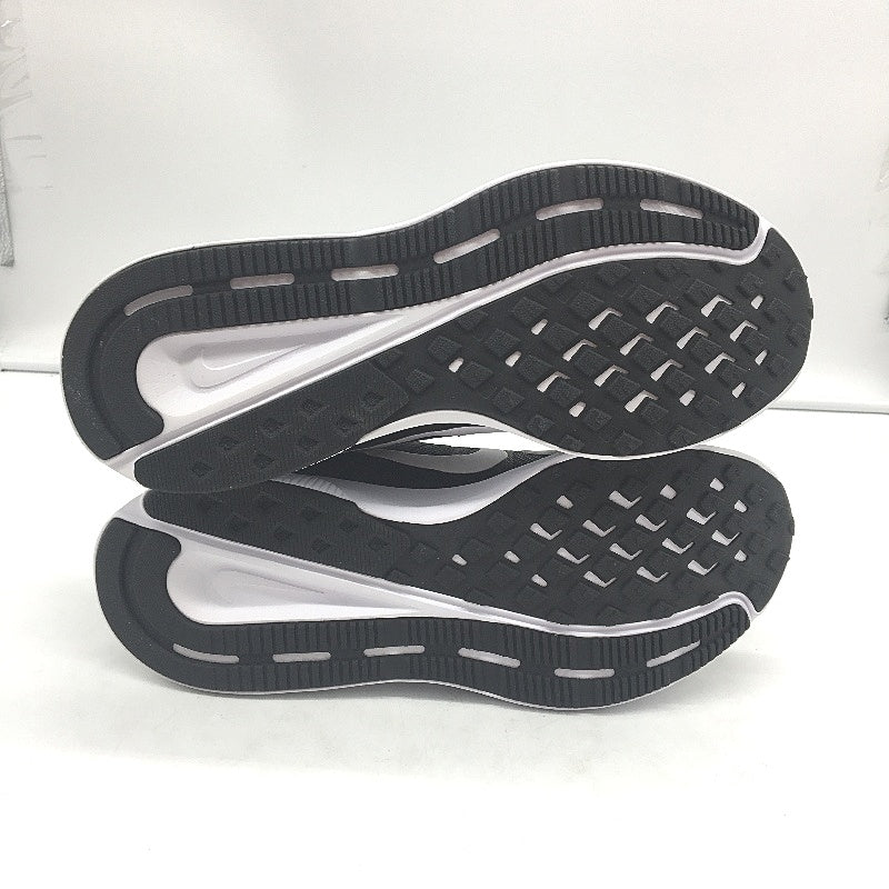 NIKE Run Swift 2 Black & White Accent Sneakers Mens Size US10.5 EU 44.5 NEW