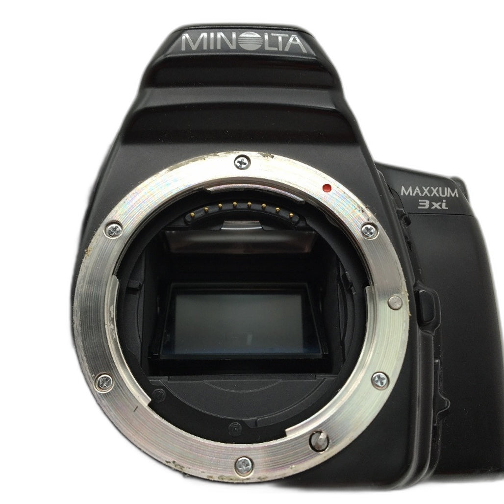 VINTAGE Minolta Maxxum 3Xi Film Camera With 52mm Zoom 28-70mm Sigma Lens & Bag