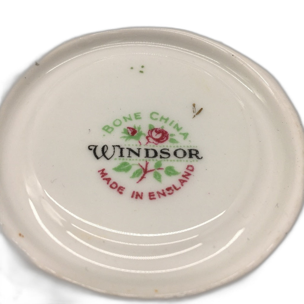 VINTAGE Windsor Bone China Made In England Mistletoe Demitasse 2Pce Tea Cup Set