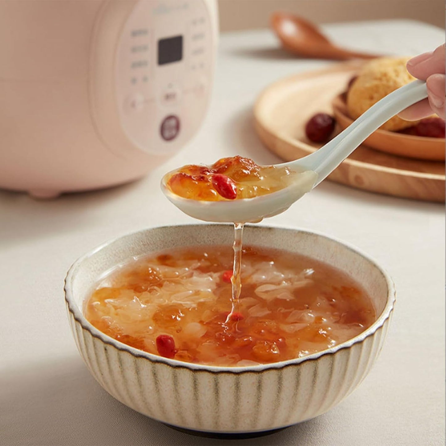 Bear 2L Electric Slow Cooker with Ceramic Pot Multifunctional Beige Size NEW