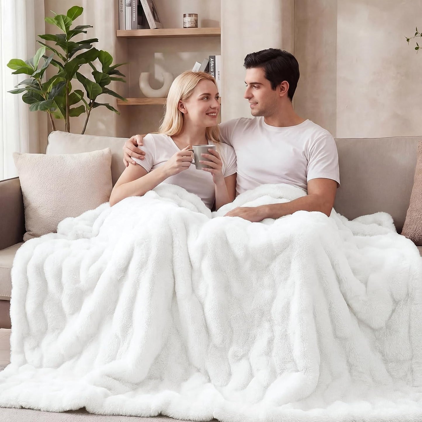 ORINOVA Faux Rabbit Fur Throw Soft Plush Cozy White Blanket 50"W x 60"L NEW
