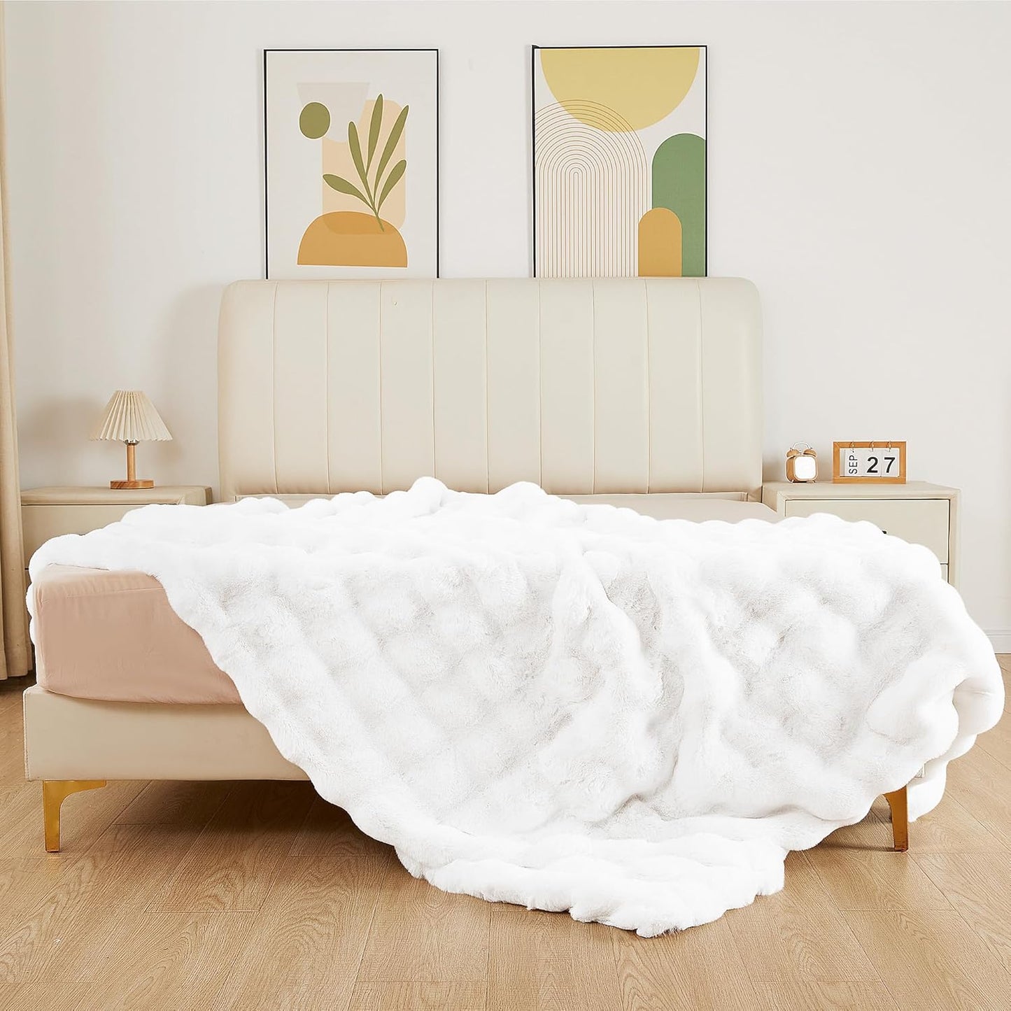 ORINOVA Faux Rabbit Fur Throw Soft Plush Cozy White Blanket 50"W x 60"L NEW