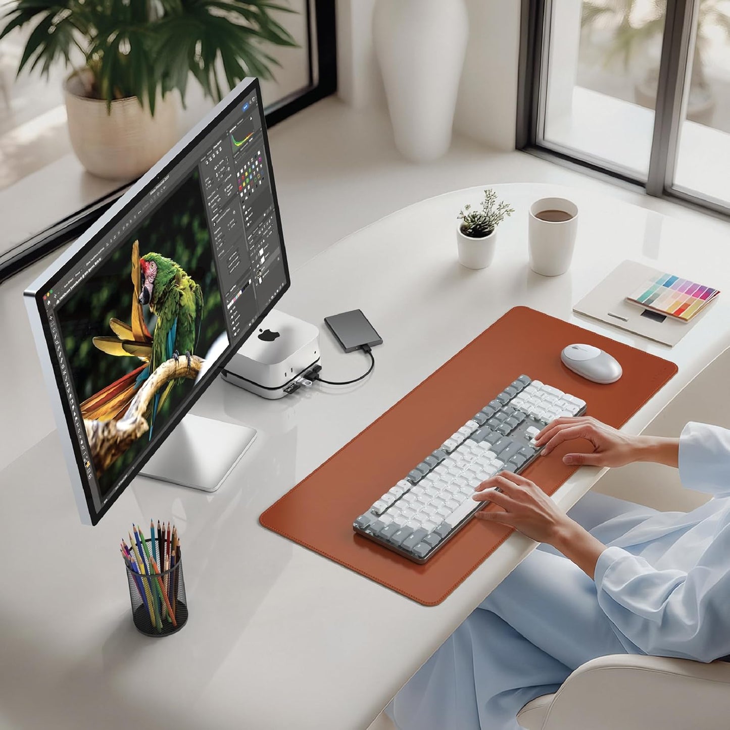 Satechi USB USB Hubs Hub & Stand with NVMe SSD Enclosure Docking Station DEMO
