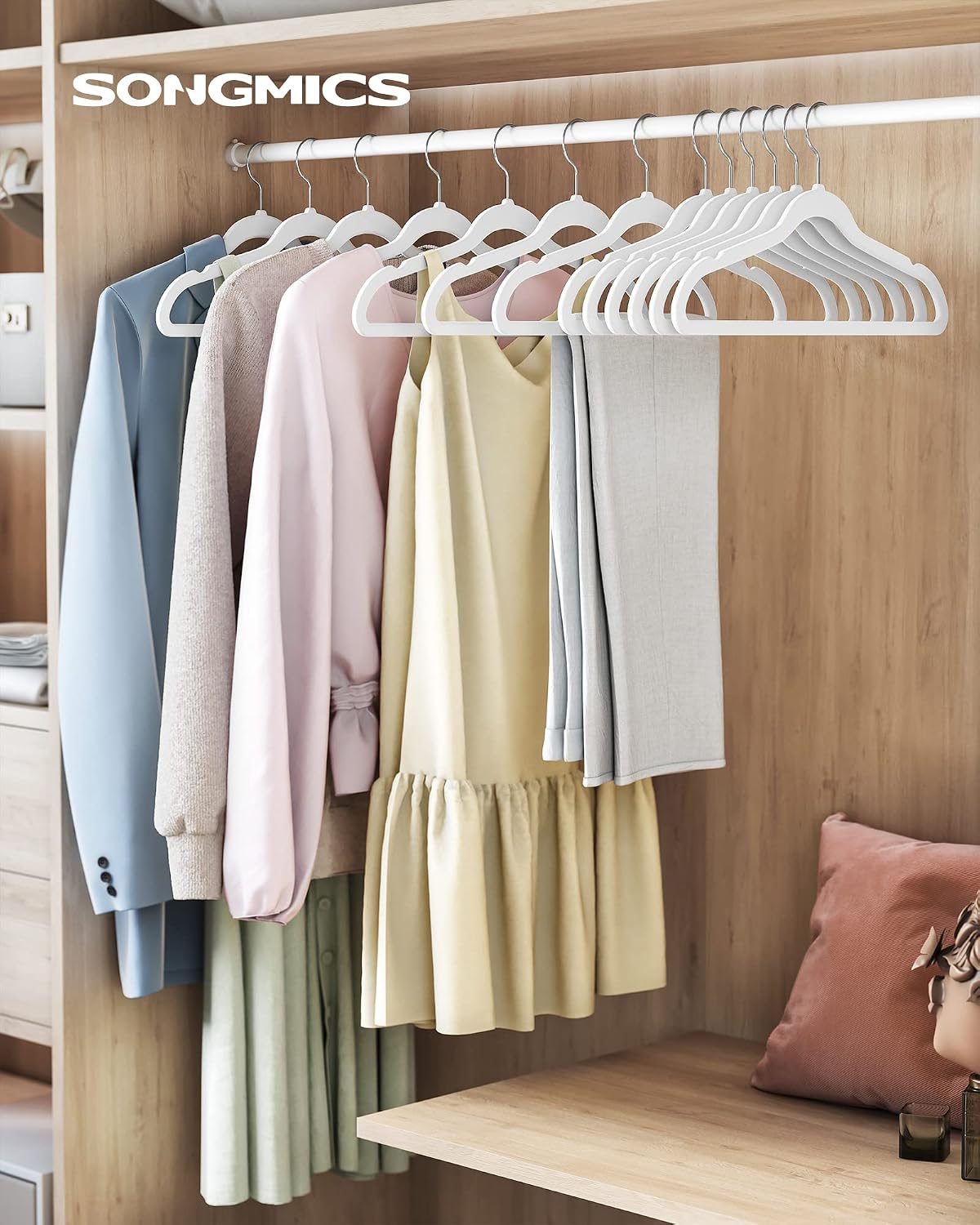 SONGMICS 30 Piece Velvet Coat Hangers Space-Saving High Capacity White Size NEW