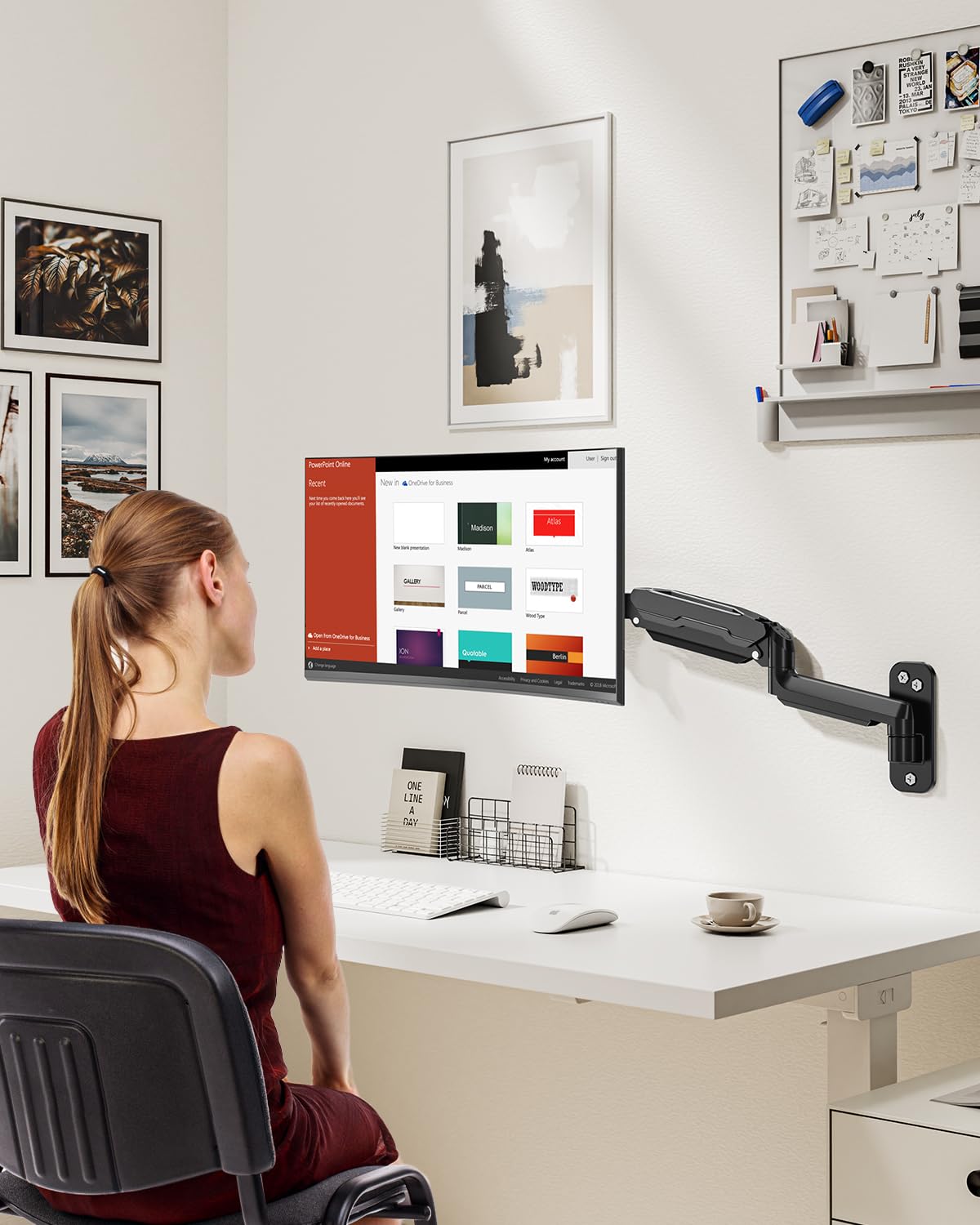 MOUNT PRO Black Single Monitor Wall Bracket for 13 to 32 Inch Screens DEMO