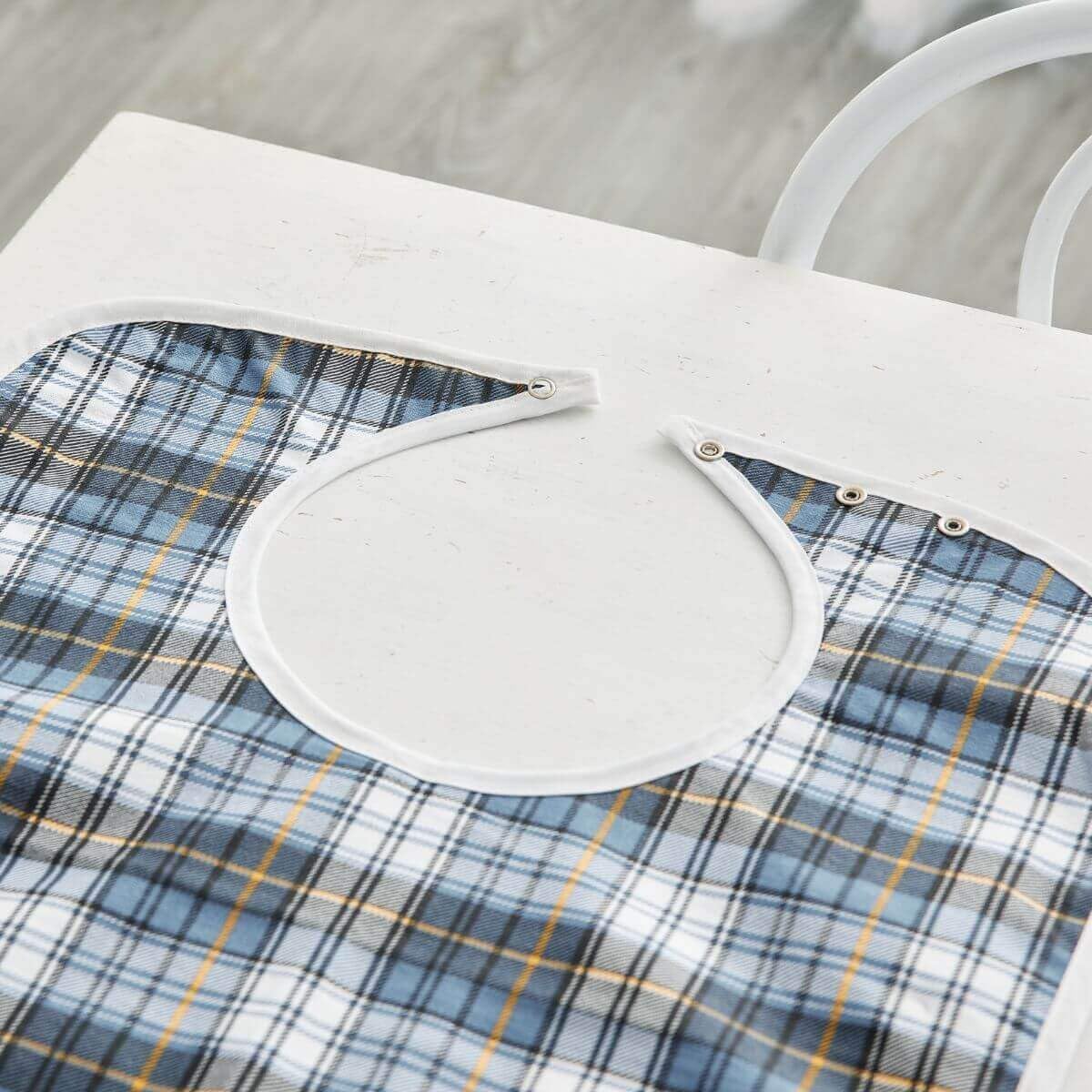 invizi Reusable Waterproof Adult Bibs Spill Protectors Blue Tartan Size NEW