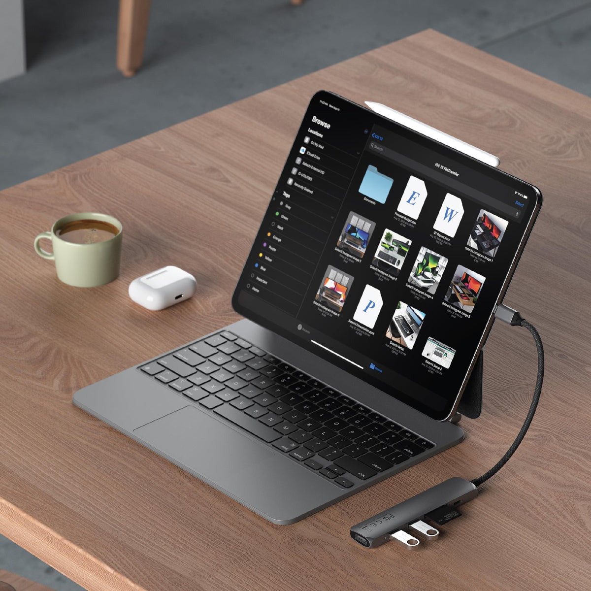 Satechi 6-in-1 USB Hubs USB-C Hub 4K HDMI Multiport Adapter Space Grey DEMO