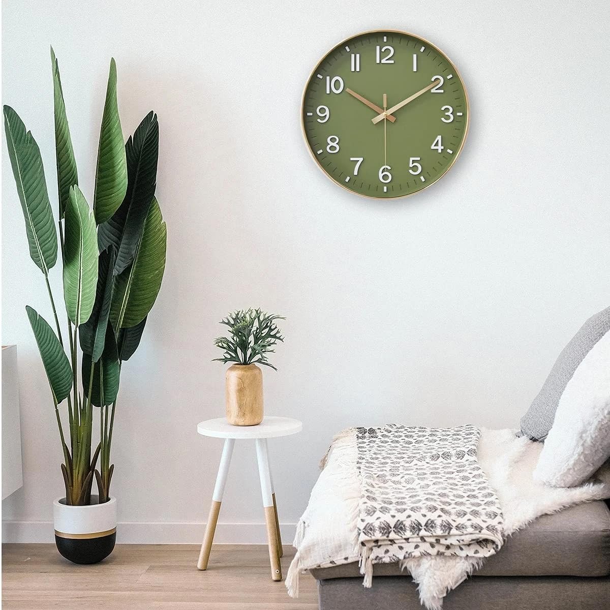 Silent Wall Clock 12 Inch Green & Gold Modern Battery Powered Size 12" DEMO