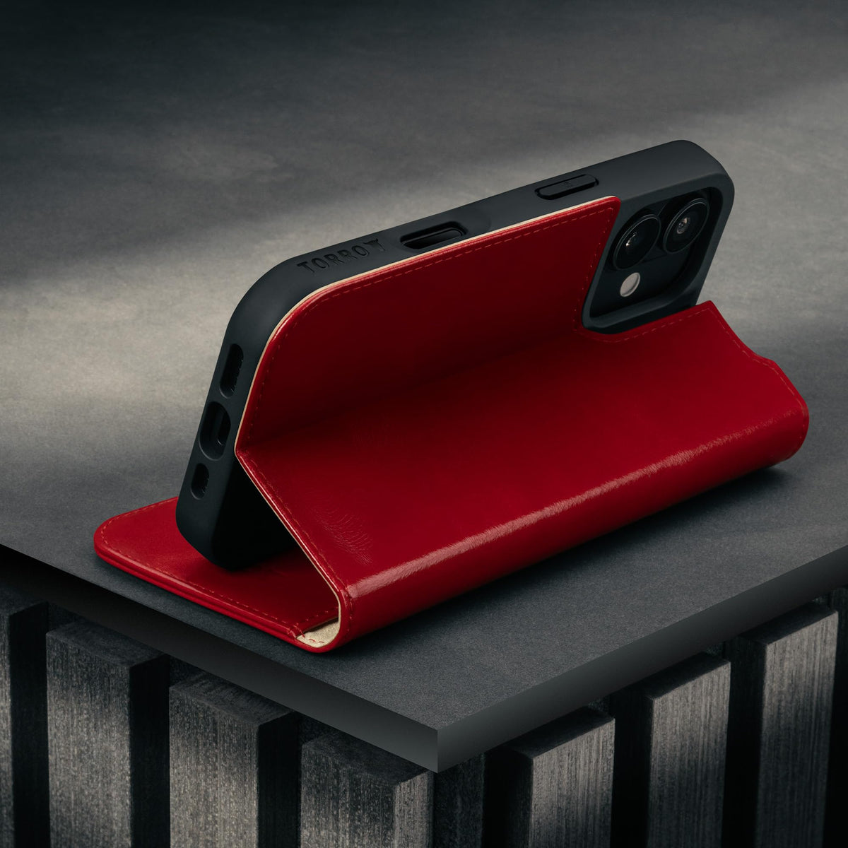 TORRO Red Leather Flip Wallet Case for iPhone 17 Pro Max 6.9 Inch NEW