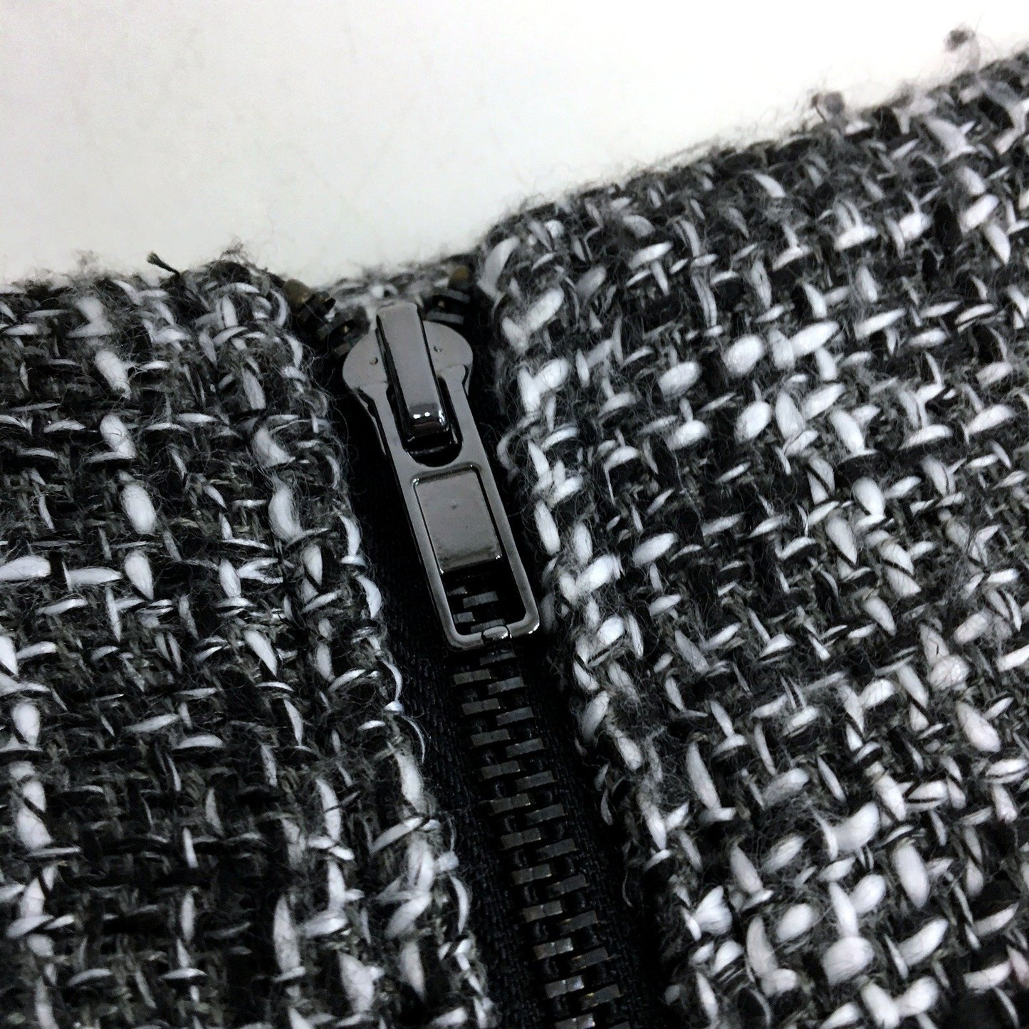 Luvalot Womens Tweed Skirt Black and White Frayed Hem Zipper Detail Size 14