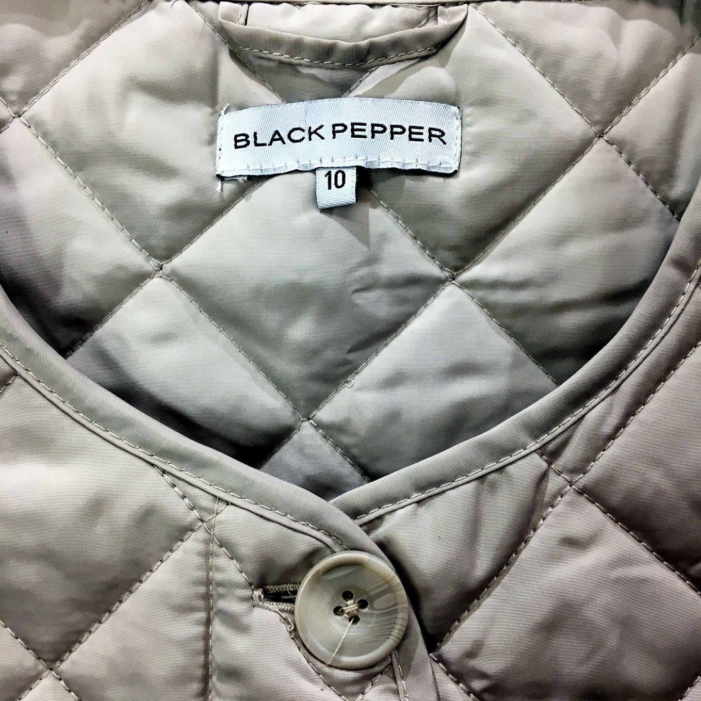 Womens Black Pepper Gray Quilted Vest in Recycled Polyester, Size 10 NEW
