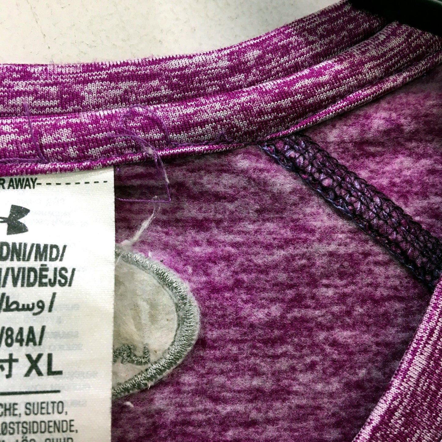 Under Armour Womens Pullover Sweatshirt Purple Moisture Wicking Size Medium
