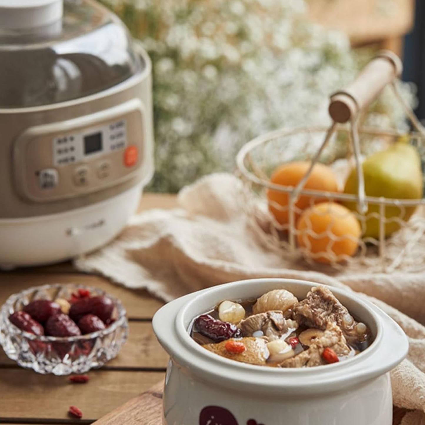 TECHBEAR 0.8L Mini Ceramic Slow Cooker with 6 Smart Menus, Almond, Compact DEMO