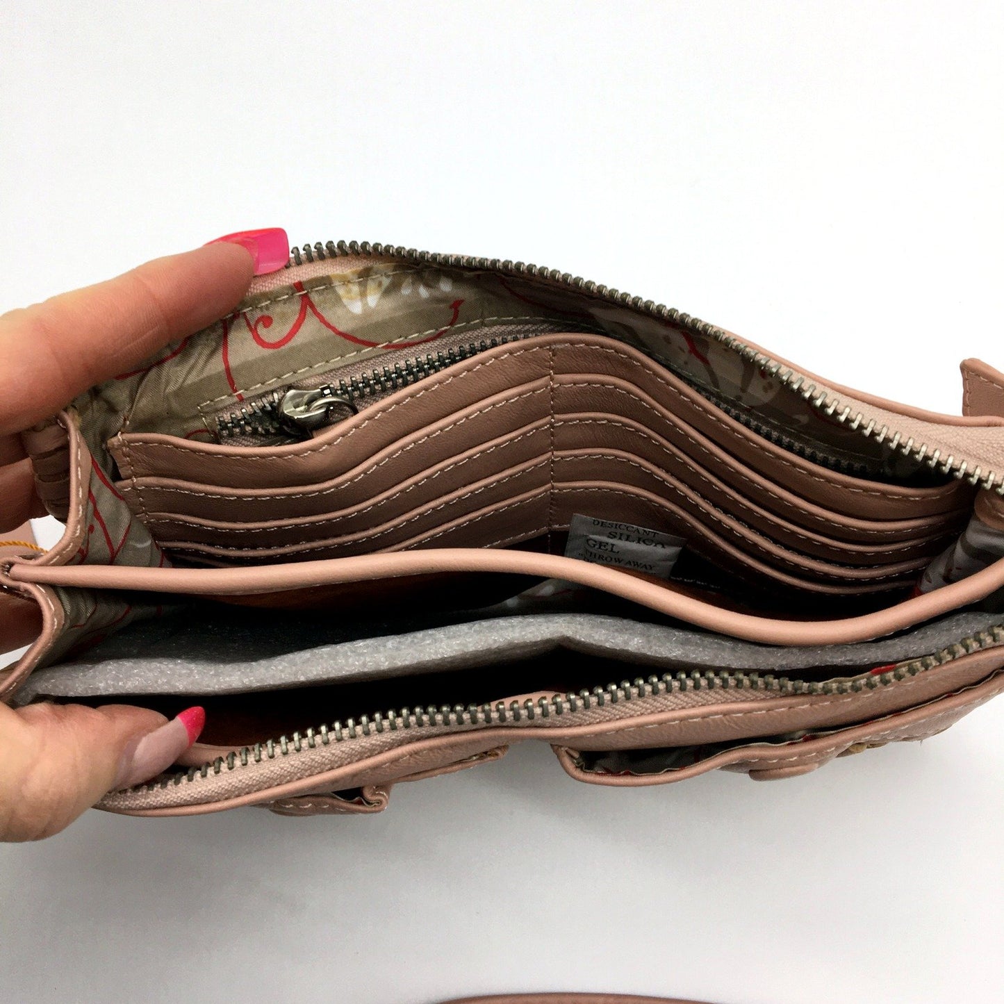 Poppy Green Leather Wristlet Zipper Wallet Clutch Purse with Wrist Strap NEW