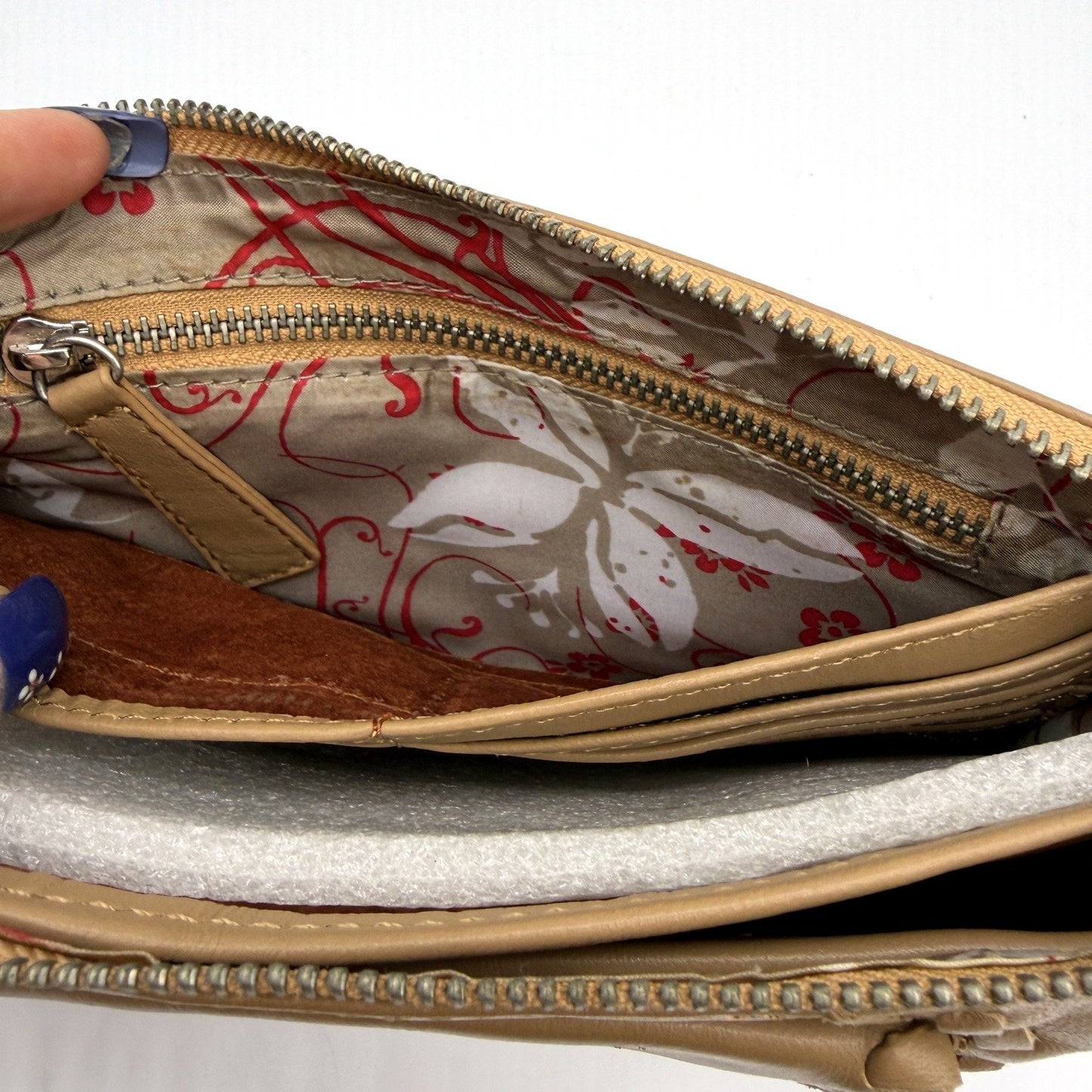 Poppy Green Womens Tan Brown Leather Wristlet Clutch Purse Shoulder Bag NEW