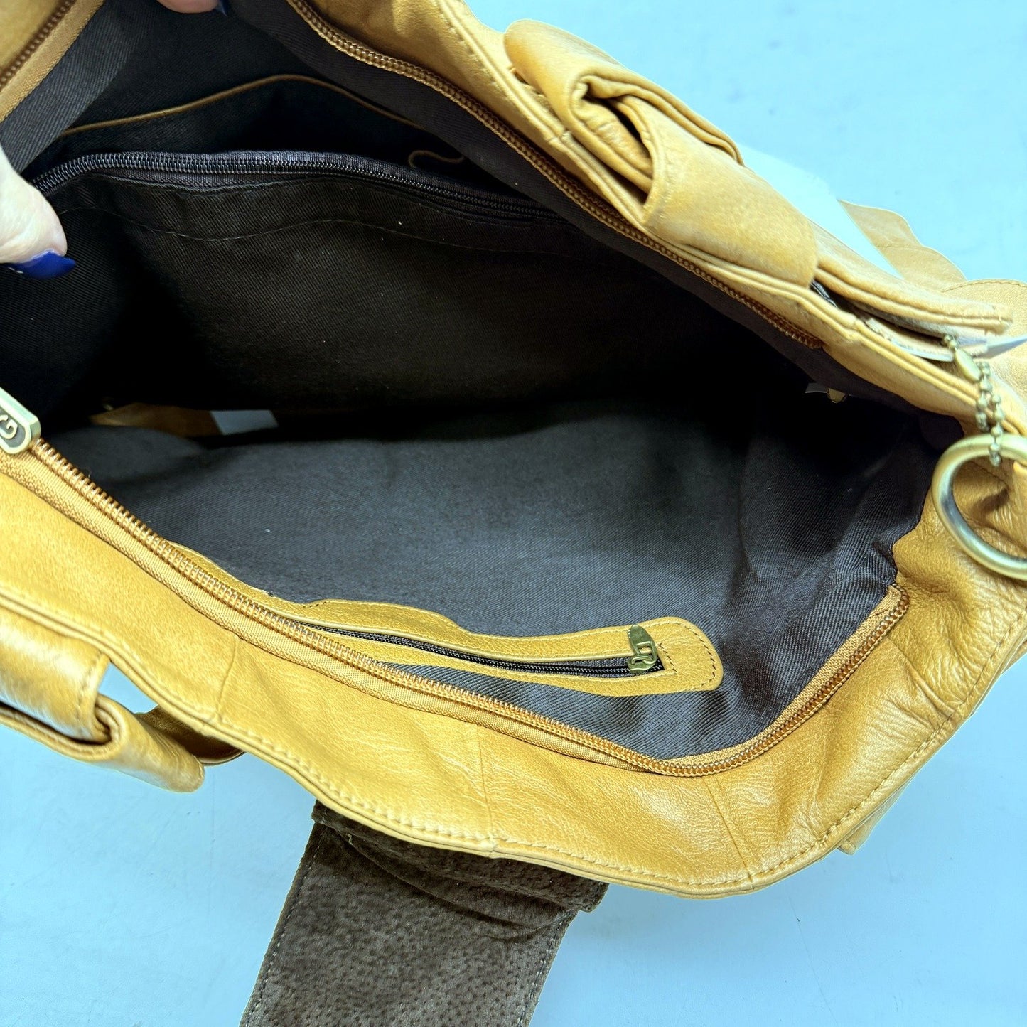 Ada.G Womens Natural Leather Handbag with Tan Ruffle Design & Shoulder Strap NEW