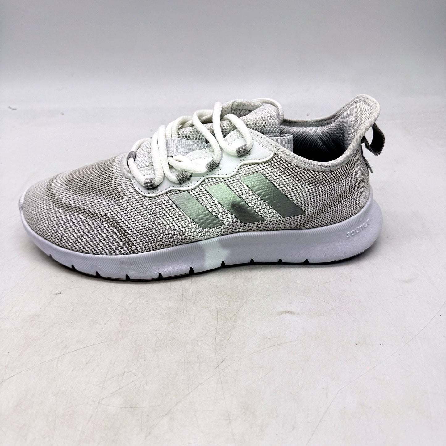 Adidas Womens Nario Move White & Grey Lightweight Running Shoes US 9 NEW