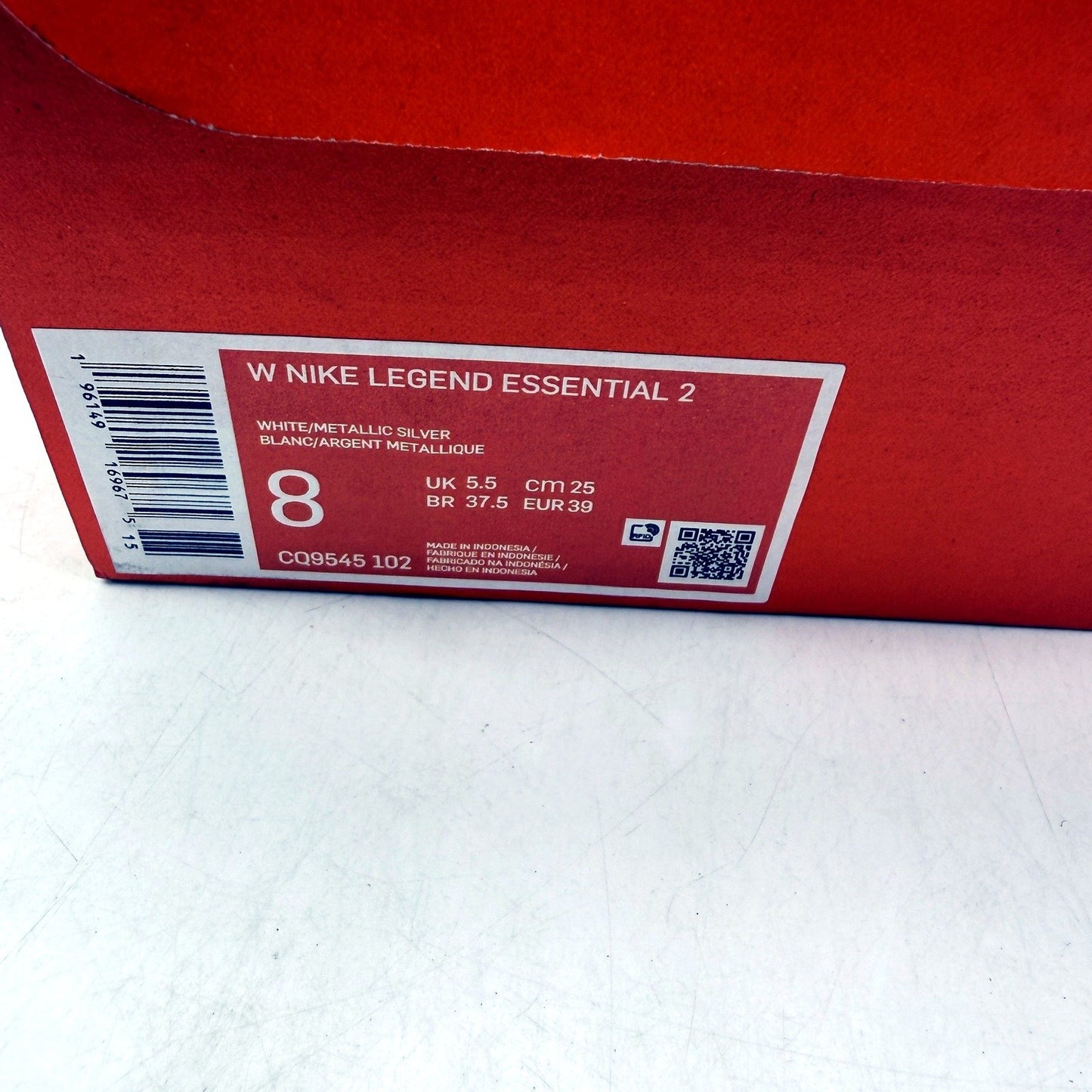 Nike Womens Legend Essential 2 Sneakers White Metallic Silver US 8 DEMO