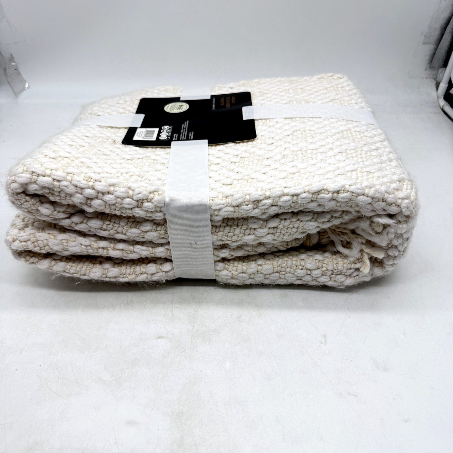 Target Atlas Textured Throw Blanket Cozy Soft Plush Cream/White 127 x 152cm NEW