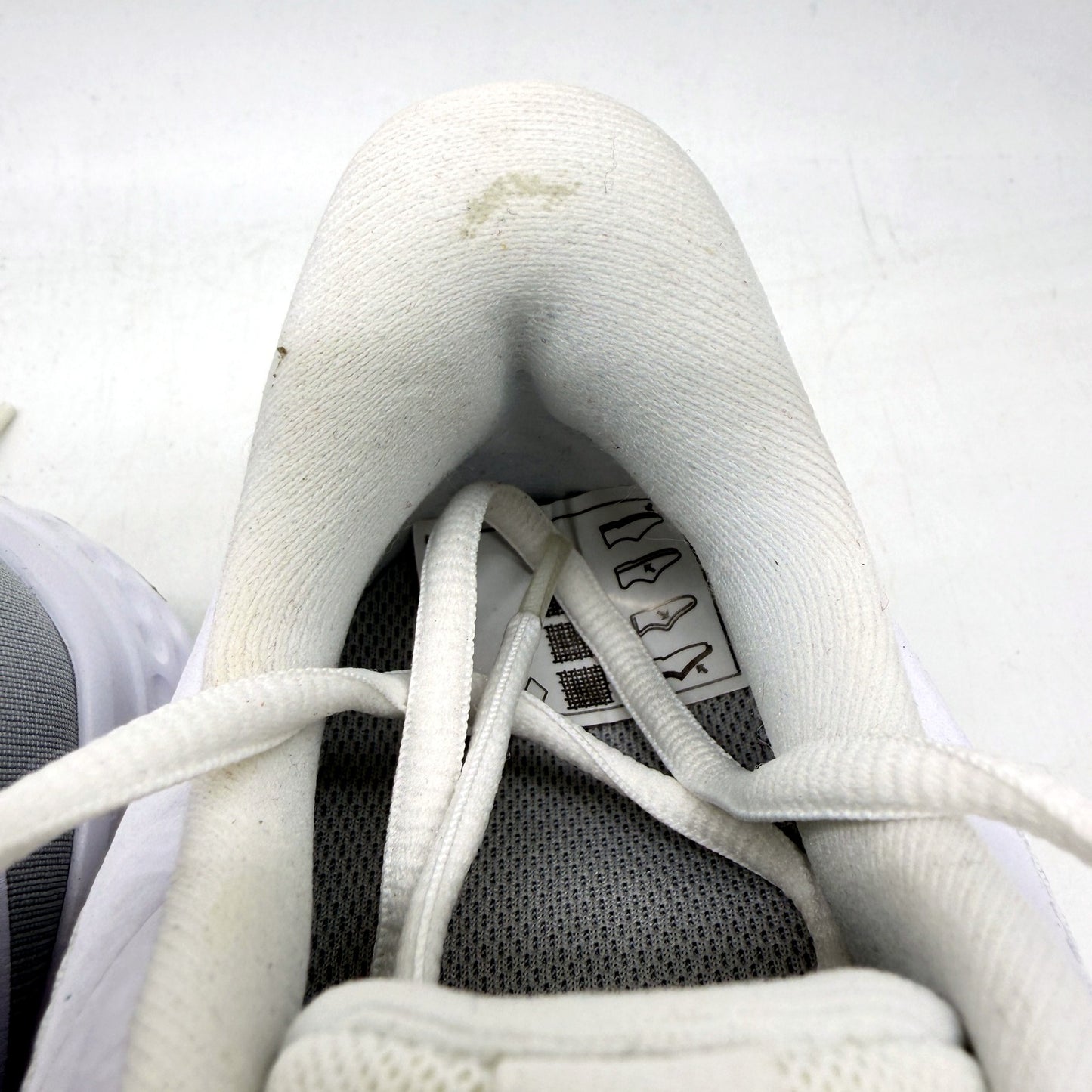 Nike Womens Revolution 5 Running Shoes White Silver Lightweight US 7 DEMO