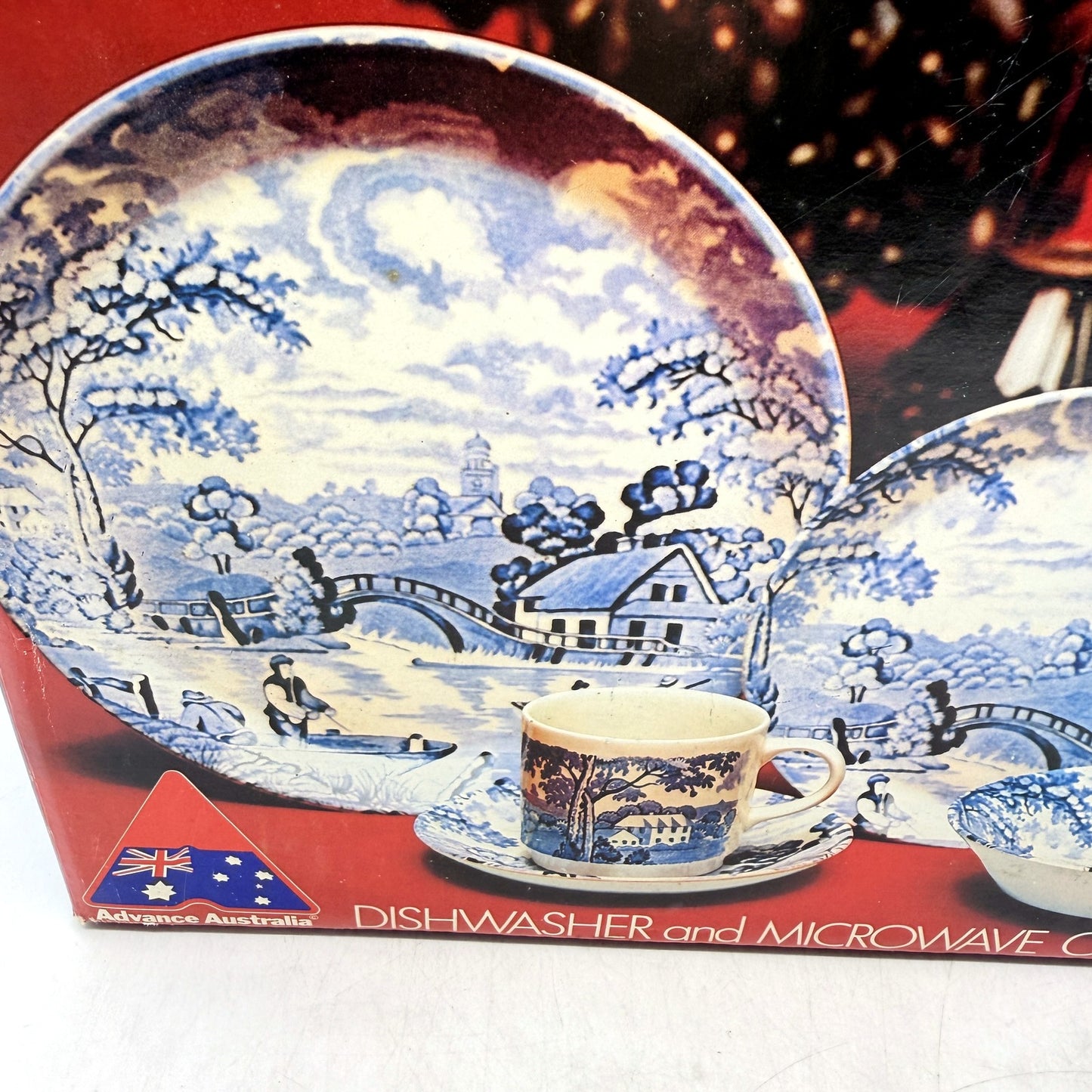 VINTAGE Australian Made Shantung 20-Piece Blue and White Ceramic Dinnerware Set